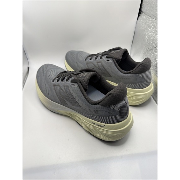 New Balance Men\'s Running Shoe Fresh‎ Foam. 880V15 Grey/Grey. Size 12D. M880F15 main image 6